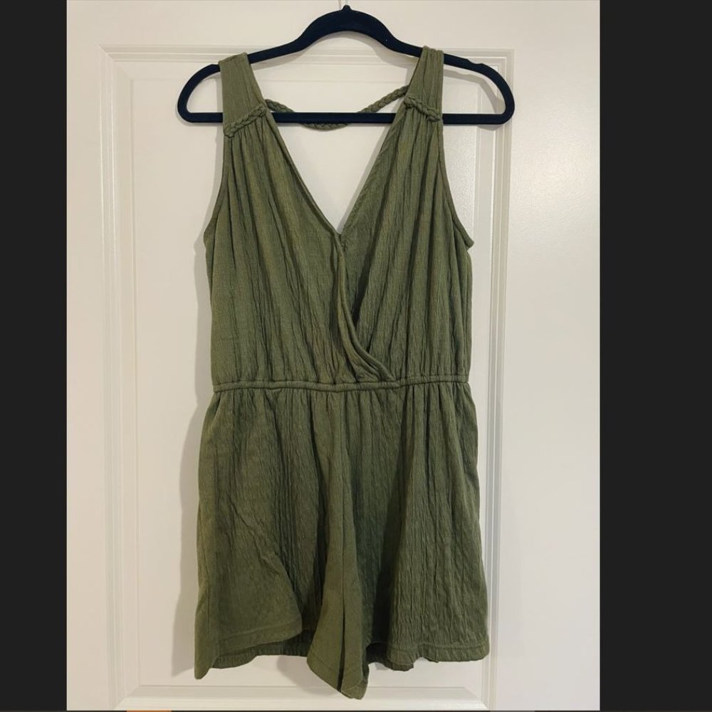 Universal Thread Green Romper Sz M